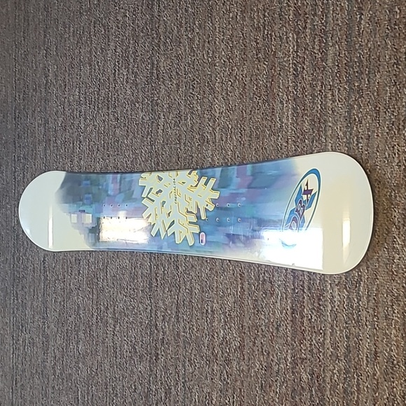 DBX Crystal 154 Snowboard - Picture 1 of 5